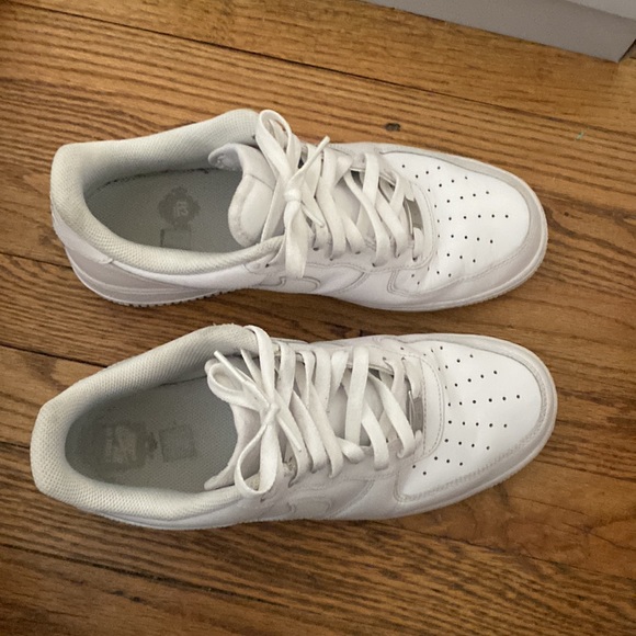 Air Force 1’s ‘07 (White) - Picture 4 of 6